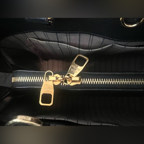 Louis Vuitton Montaigne MM Leather Handbag with Strap - Picture 13 of 14